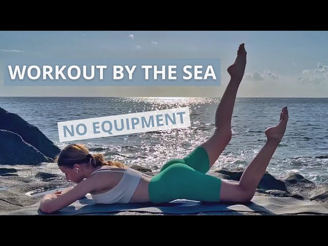 Full Body Workout By The Sea / Mari Kruchcova