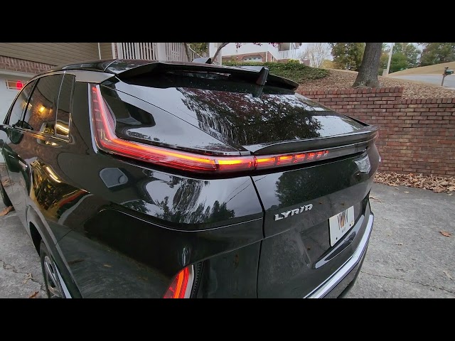 2023 Cadillac LYRIQ Upper tail light issue (blinking / flashing / flickering)