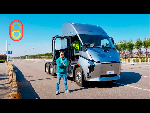 The Chinese electric lorry - like a spaceship!
