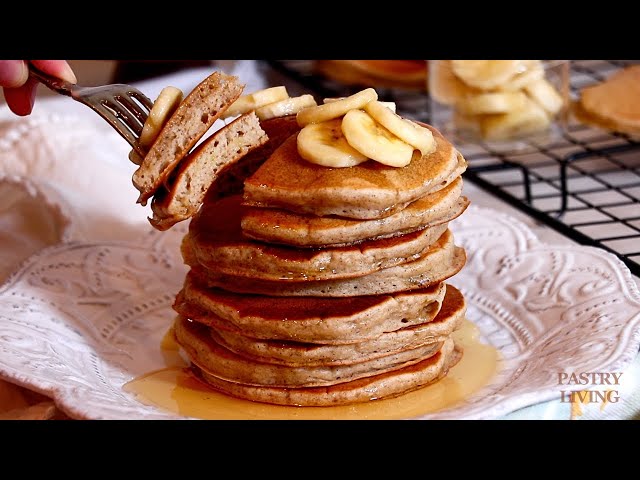 Fluffy & Moist Banana Pancakes 🥞🍌 (So Easy To Make!)
