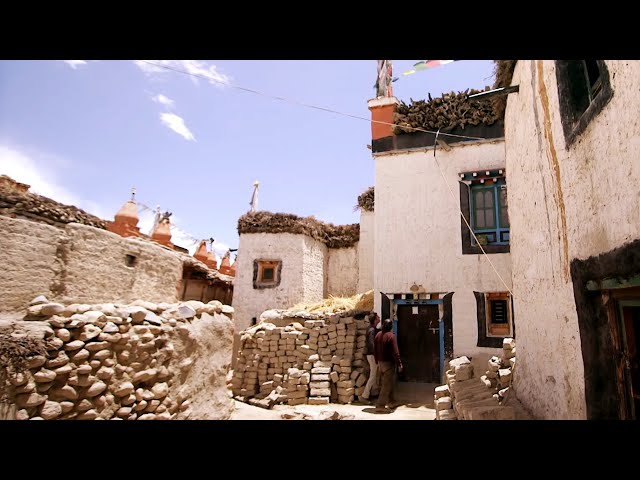 Nepal's Town Frozen In Time On Top Of The Himalayas | Show Me Where You Live