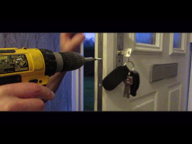 HOW TO REPLACE A DOOR LOCK