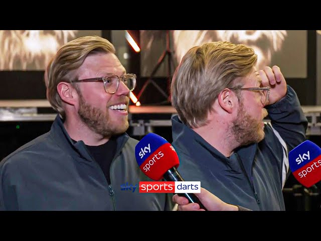 Rob Beckett gives a GOLDEN interview ahead of Premier League Final 🤣