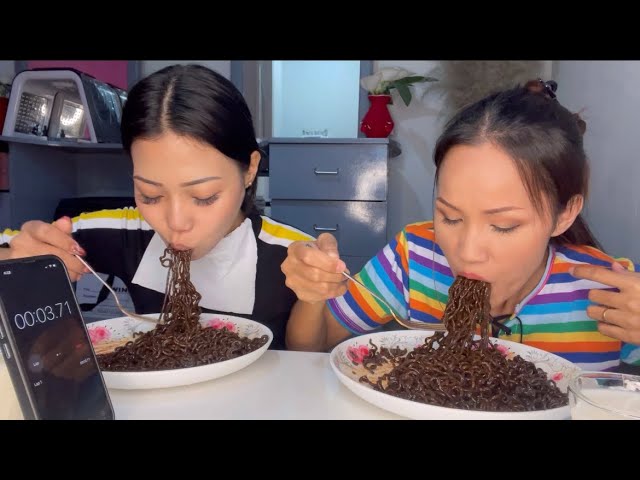 Ghost pepper 🌶️noodles challenge with Jasmine Chinzah | Thak pingling🥵🥵🥵
