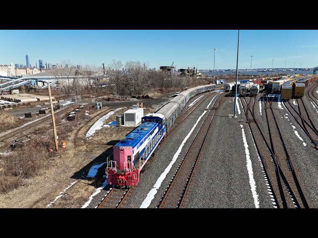 Switching at NYNJ rail switching at Greenville yard with rare R32 move 2/20/24