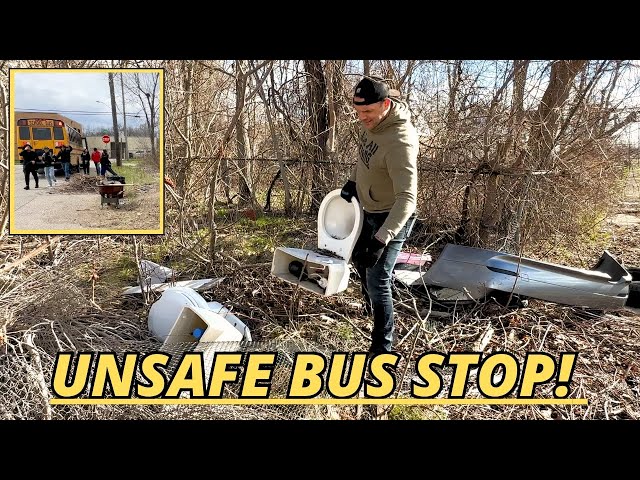 Unsafe SCHOOL BUS STOP forces kids to WALK on the STREET!