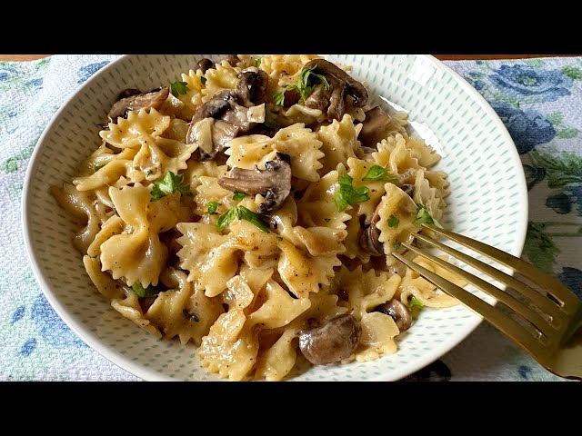 Mushroom Gruyere Pasta | Quick and easy dinner recipe