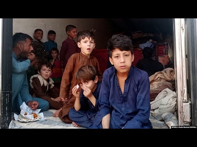 Thousands Of Afghan Refugees Leave Pakistan As Deadline Expires