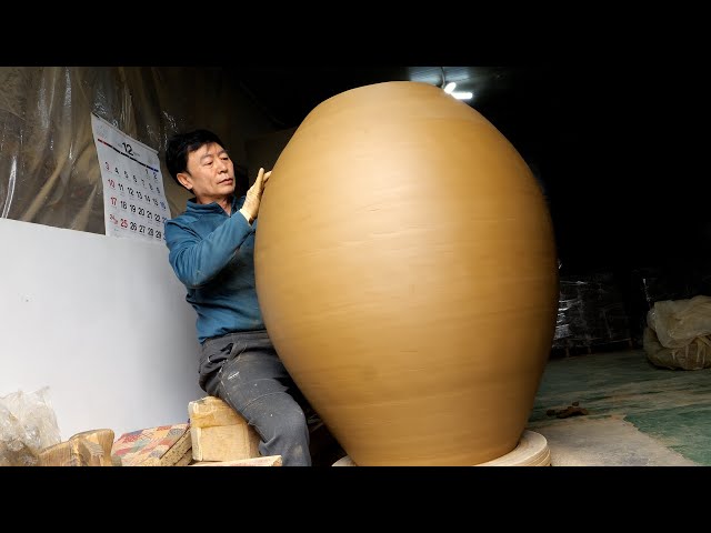 The process of making a very large jar in 20 days! Amazing Korean earthenware factory