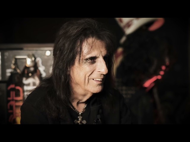 ALICE COOPER - Behind The Tracks (Part 2)