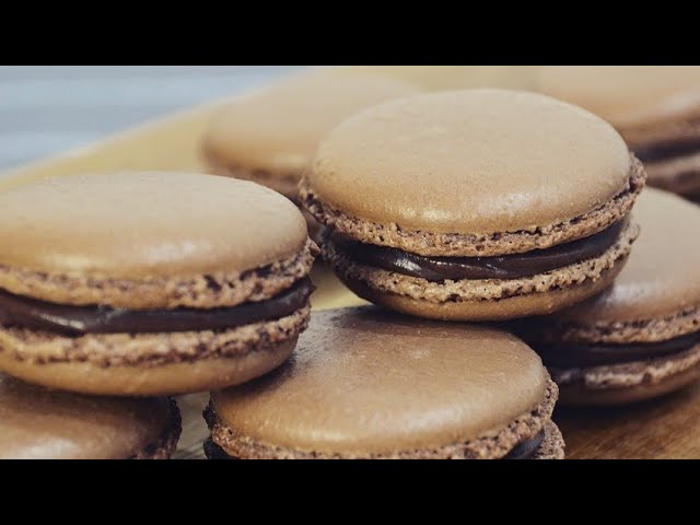 Chocolate Macarons Recipe- French Macarons - Bánh Macaron Socola