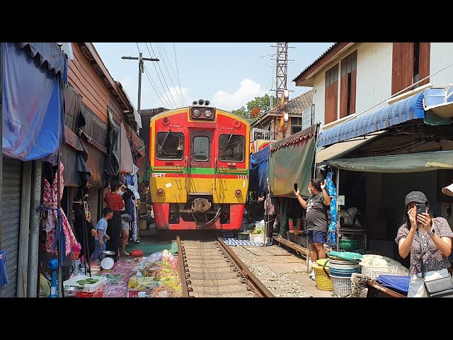 [4K] Walking in Maeklong Railway Market • Thailand's Most Dangerous Market 🇹🇭 Mar 2022