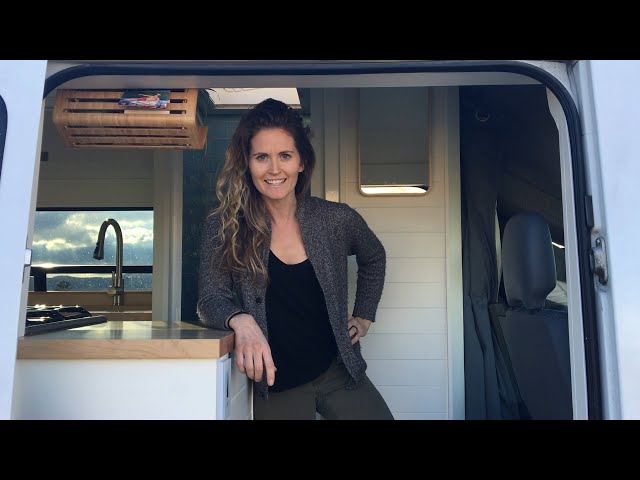 PROFESSIONAL LEVEL Self-Build with ALL MOD-CONS 🚿🚽 |  Dodge Sprinter Van Tour  🇺🇸🚐
