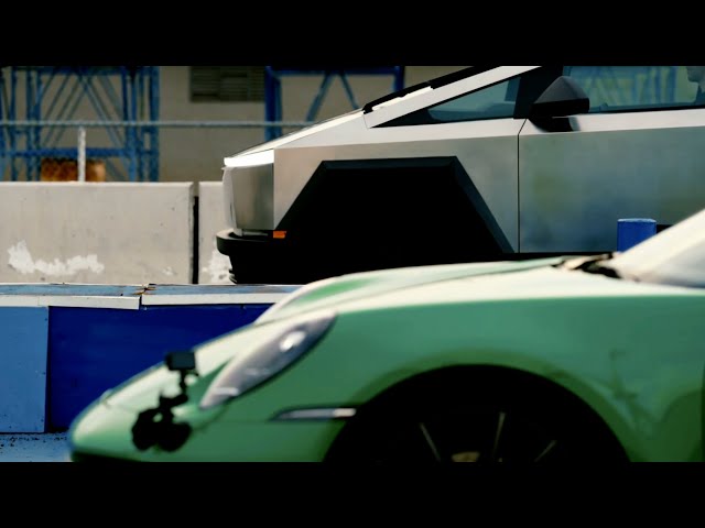 Tesla Cybertruck vs Porsche 911 Drag Race at Cybertruck Delivery Event