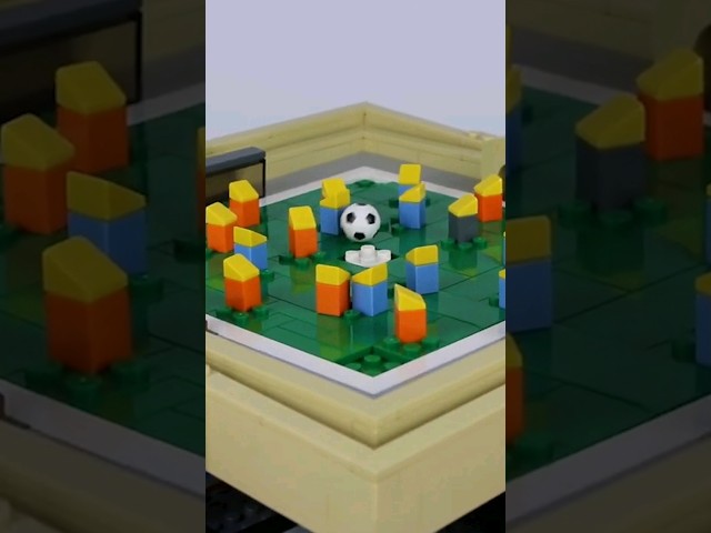 LEGO Maze Football Pitch