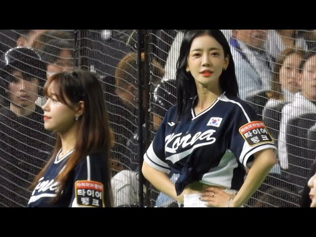 色気たっぷりに腰をふって懸命にずっと踊らされる韓国の美人チアガール達　日本対韓国　アジアプロ野球チャンピオンシップ2023