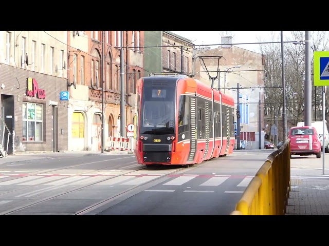 Pesa Twist 2017N in Fahrt @ Strassenbahn in Oberschlesien