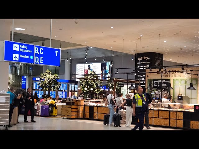 FRANKFURT/GERMANY/Tour of Airport Flughafen/Terminal1