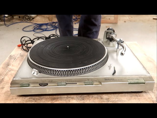 Technics brand vinyl player restoration // Restoring antique vinyl  players