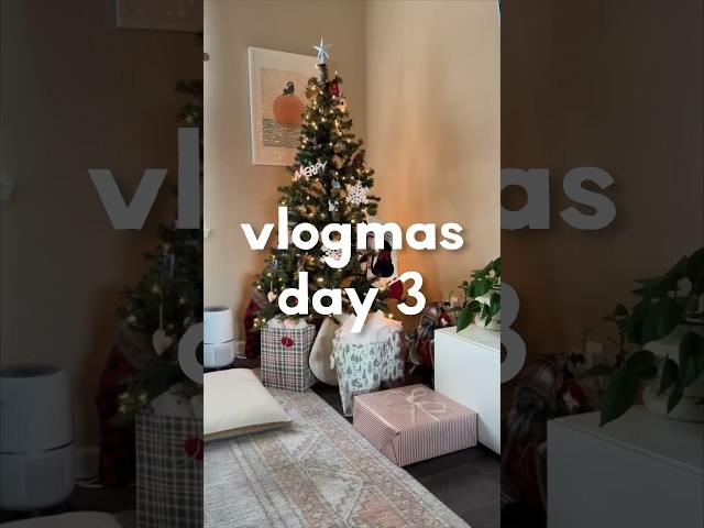vlogmas day 3 | christmas shop with me! #graphicdesigner #vlogmas