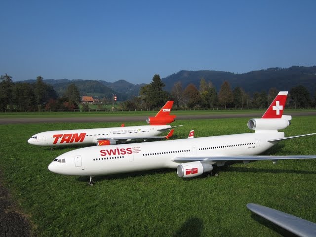 Radio controlled Aircraft McDonnell Douglas MD-11 Swiss und TAM Airline turbine model Hausen Flugtag