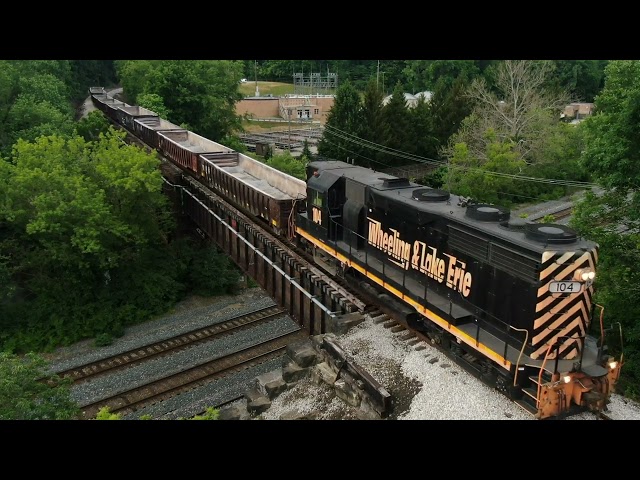 W&LE 104 on the Solon Industrial & track Cleveland line highhood GP35 with MofW train + Rio Grande