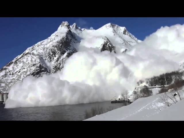 World's Biggest #Avalanche - 2 contrasting views