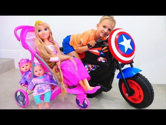Superhelden Kids helfen Dolls und Mom