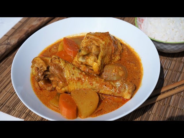Massaman Chicken: Peanuts and Tamarin Thai Curry - Morgane Recipes