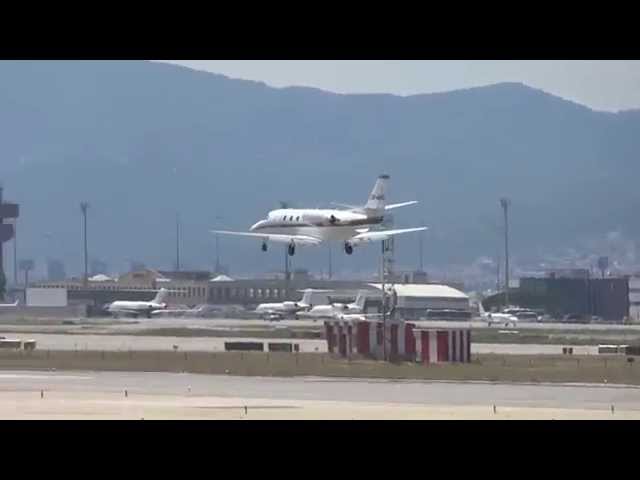Aterrizajes en Barcelona jets (CS-DXL) y (I-EDLO)