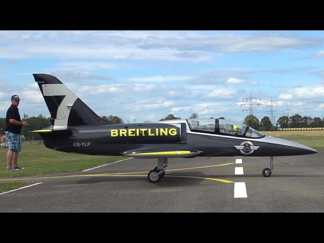 R/C Albatros Gigantic 2x Turbine Scale Breitling Aerobatic Team RC Jet's