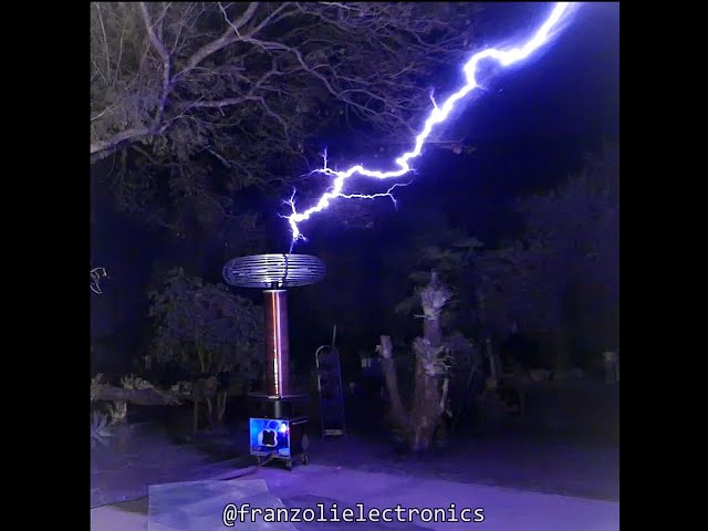 powerful tesla coil in my backyard #Shorts