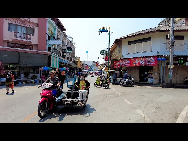 [4K] Walk around Street Market near Mae klong Train Station 🇹🇭 Samut Songkhram, Thailand
