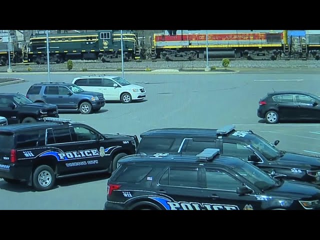 Caught On Camera: Train derails in Northeastern Pennsylvania - CNN