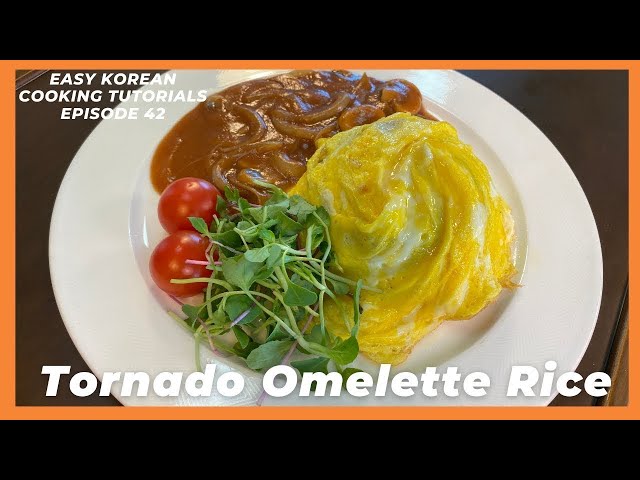 How To Make A Kimchi Omurice Tornado Omelette!