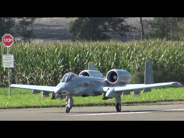 AMAZING POPPING RC FLARE SHOOTS GIANT FAIRCHILDE WARTHOG A-10 THUNDERBOLT RC SCALE TURBINE MODEL JET