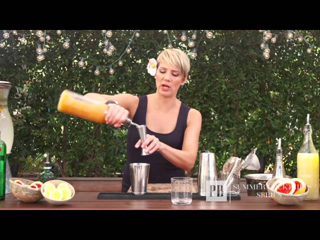 Summer Cocktails: How to Make a Tanqueray 10 Citrus Punch | Pottery Barn
