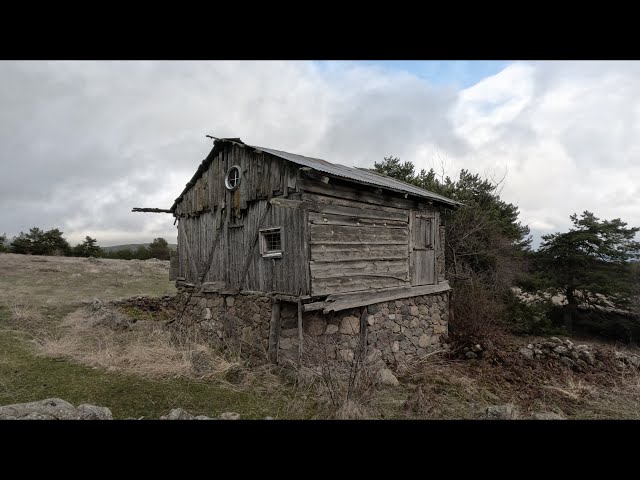 The man buys an abandoned wooden hut 25 years ago, repairs it and hides in it