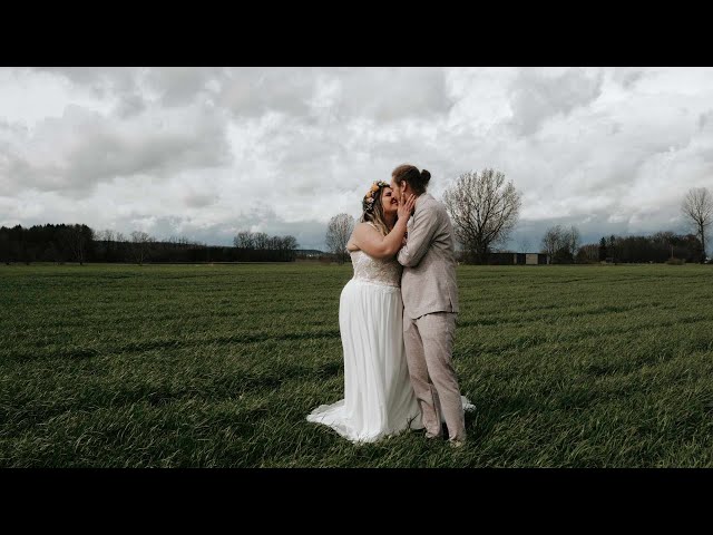 Bunte Hochzeit in der Lenderstuben Balzhausen | Hochzeitsvideo München