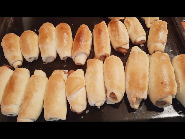 Amazing preparation of hotdog rolls for get-together.