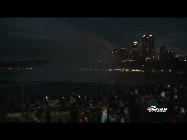 Time-lapse video: Niagara Falls during the total solar eclipse
