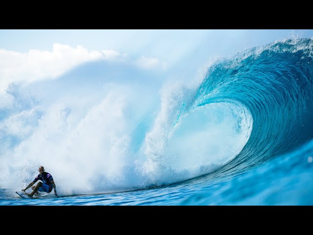 Kelly Slater Scores a Perfect 10 at the 2019 Billabong Pipe Masters