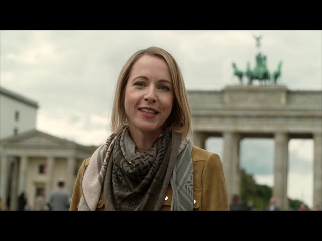 Pfarrerin Johanna Friese am Brandenburger Tor, zum Gedenken an den Tag der deutschen Einheit, 3.10.