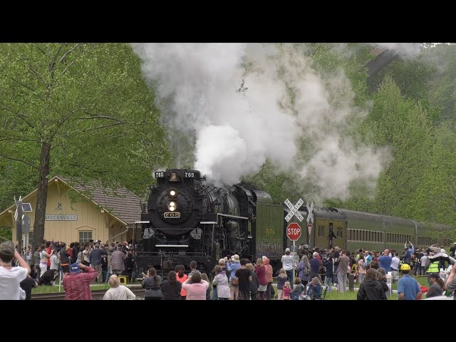 Huge steam engine! CVSR Steam in the Valley with NKP 765 steam train Cuyahoga Valley Scenic RR