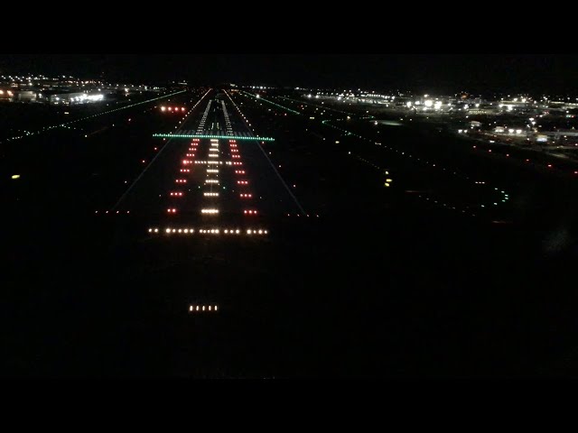 Follow the lights to the runway! New York JFK 13L approach and landing!