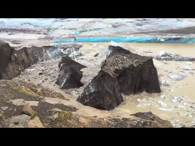 MONSTER GLACIER COLLAPSE Caught on Camera