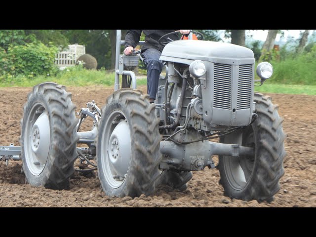 Special and Rare Tractor Builds on work in The Field | Ferguson Days 2024