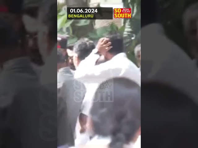 Defamation case: Karnataka DyCM DK Shivakumar arrives at court in Bengaluru | SoSouth