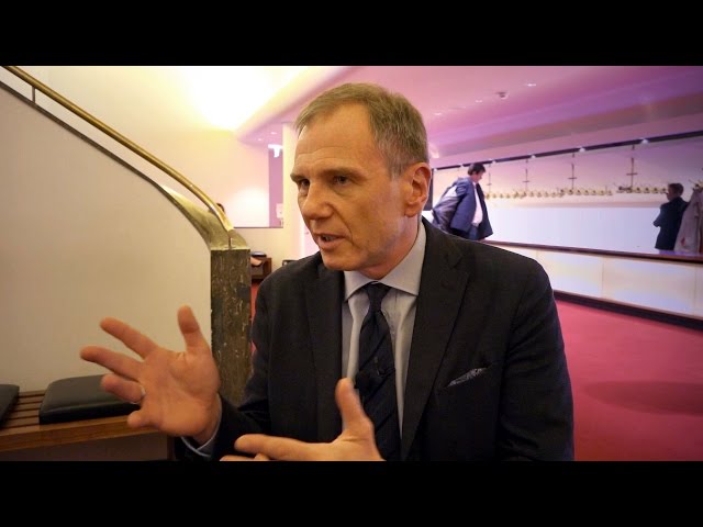 „Populismus appelliert ans Ressentiment“ – ORF-Moderator Armin Wolf (dbate)