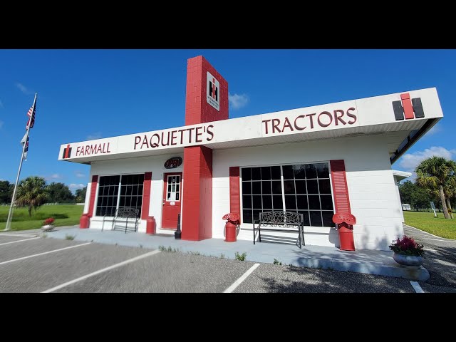 LARGE FARMALL TRACTOR MUSEUM - FULL TOUR - LONG VIDEO!!!